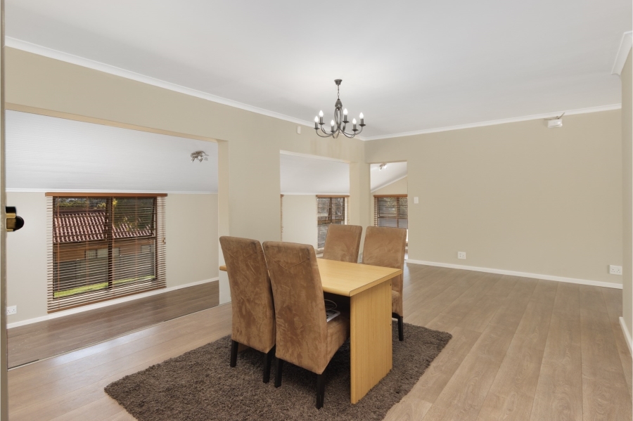 3 Bedroom Property for Sale in Mountainside Western Cape